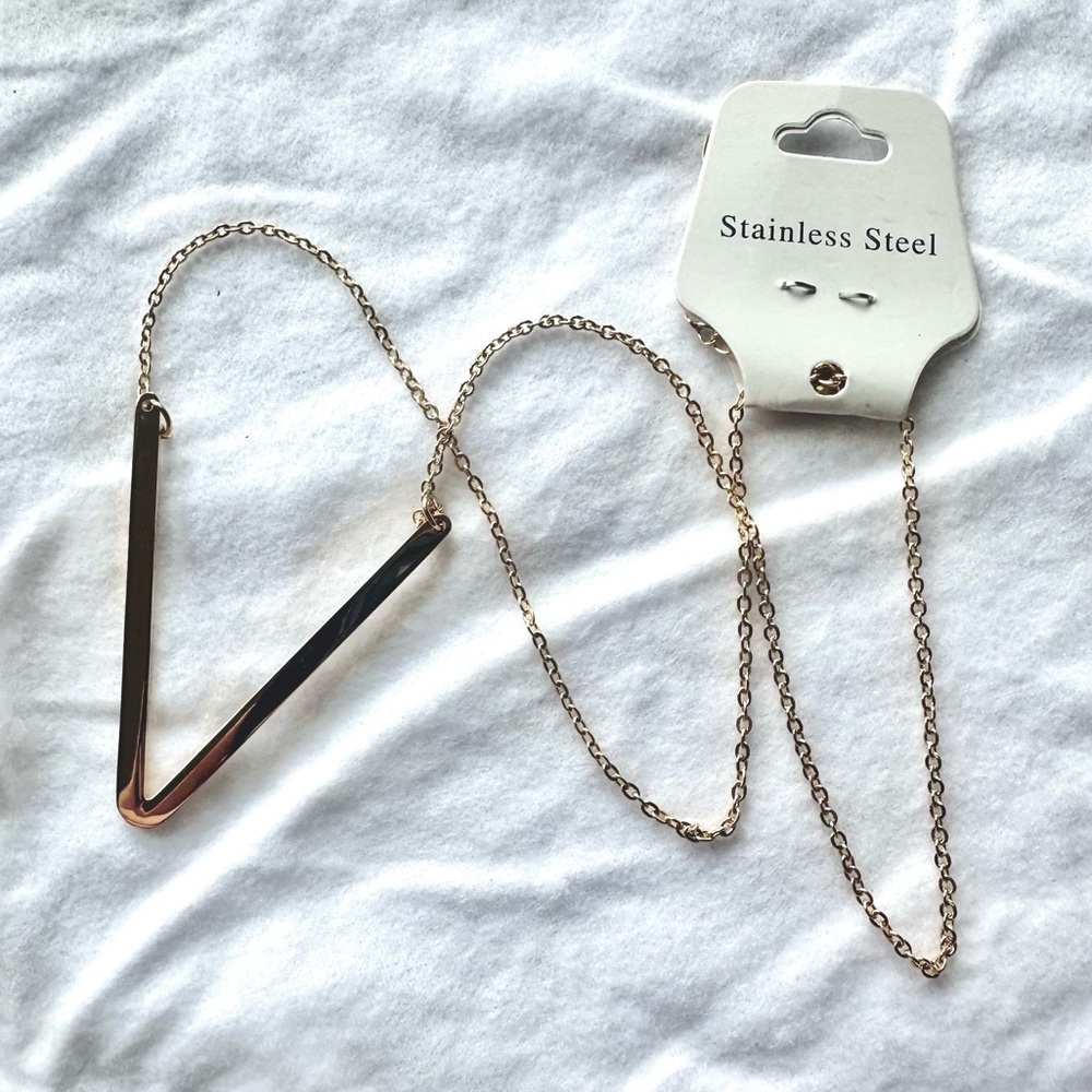 Elegant Gold V-Shaped Necklace